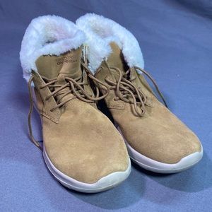 Women’s Skechers Shoes Goga Mat Faux fur shoes.